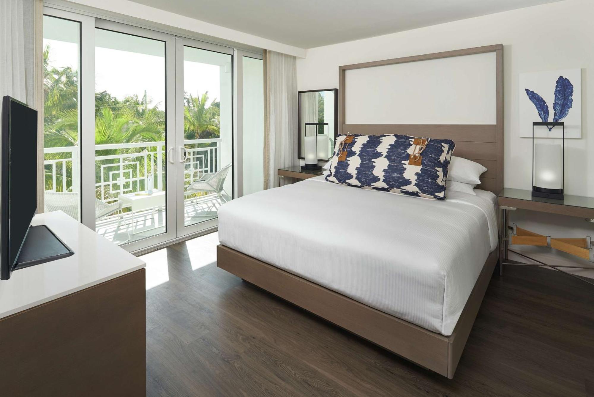 Two-Bedroom Suite One King Bed Trundle Bed Kitchen,1583074181:JPEG